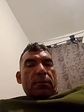 Snapshot of Daddy1972 chatting on 12.29.24 Daddy1972 online show from 12.29.24