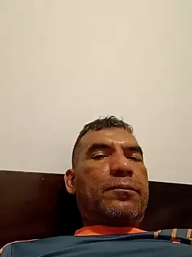 Snapshot of Daddy1972 chatting on 01.04.25 Daddy1972 online show from 01.04.25