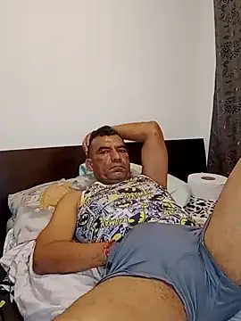 Snapshot of Daddy1972 chatting on 01.08.25 Daddy1972 online show from 01.08.25