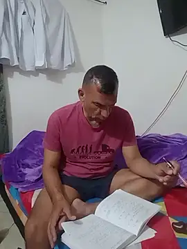 Snapshot of Daddy1972 chatting on 10.28.25 Daddy1972 online show from 10.28.25