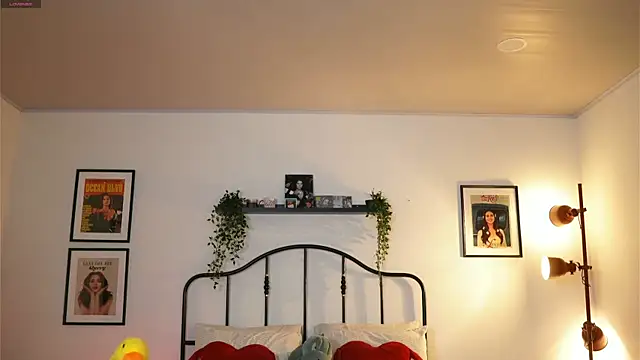 julesbennet online show from 02.22.25