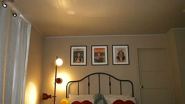 julesbennet online show from 03.11.25