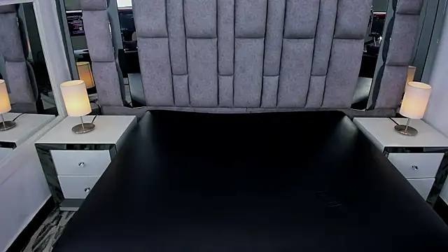 EMMAHILL1 online show from 04.17.26