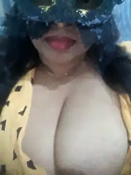 Snapshot of chubby_wife chatting on 06.05.26 chubby wife online show from 06.05.26