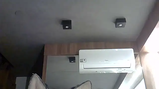 Skinny-Kitten online show from 10.23.25