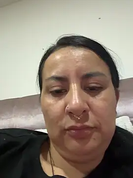 Abril Luv online show from 02.06.26