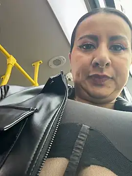 Abril Luv online show from 02.13.26