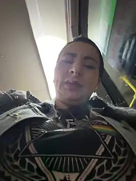 Abril Luv online show from 02.26.26