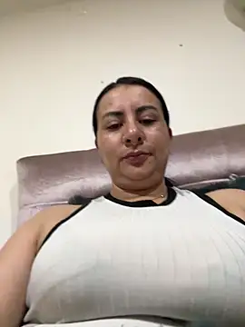 Abril Luv online show from 03.25.26