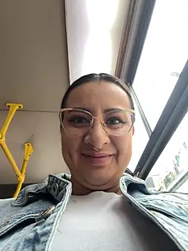 Abril Luv online show from 04.02.26