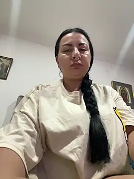 Snapshot of Abril_Luv chatting on 06.15.26 Abril Luv online show from 06.15.26