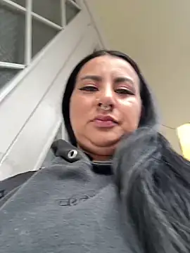 Snapshot of Abril_Luv chatting on 06.29.26 Abril Luv online show from 06.29.26