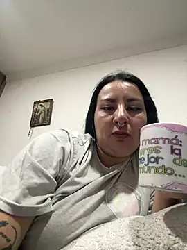 Snapshot of Abril_Luv chatting on 07.01.26 Abril Luv online show from 07.01.26