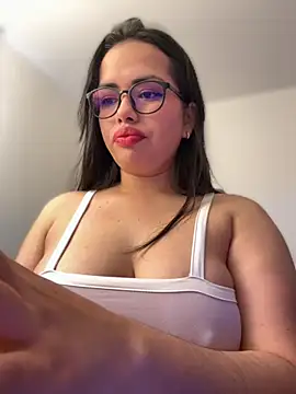 Snapshot of andra_rose chatting on 09.14.25 andra rose online show from 09.14.25