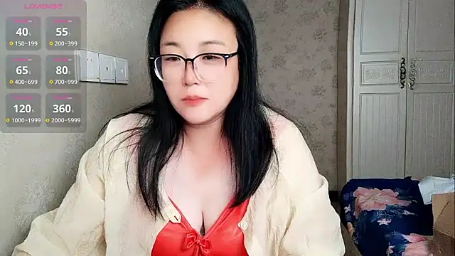 Snapshot of Vivianangn-e chatting on 06.18.26 Vivianangn-e online show from 06.18.26