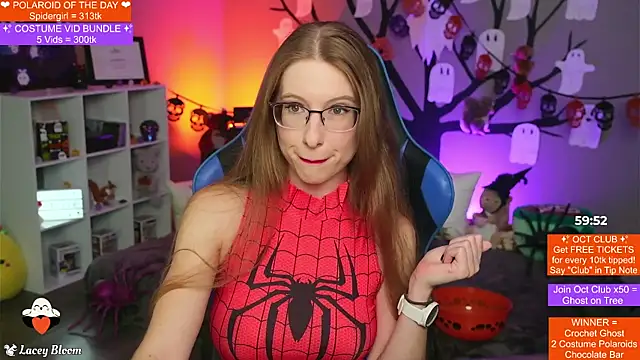 TheLaceyBloom online show from 10.31.25