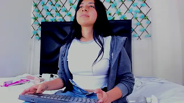 EmmaWilliamss online show from 06.24.26
