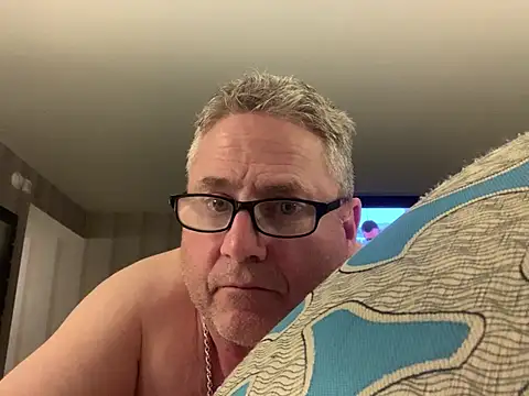 Snapshot of iwantutocum1X chatting on 05.31.26 iwantutocum1X online show from 05.31.26
