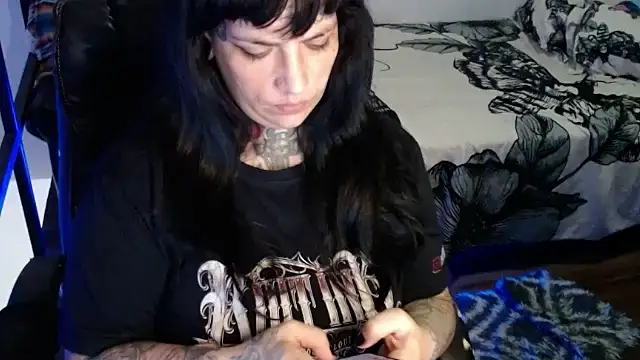 Snapshot of VampGirl1 chatting on 02.14.25 VampGirl1 online show from 02.14.25