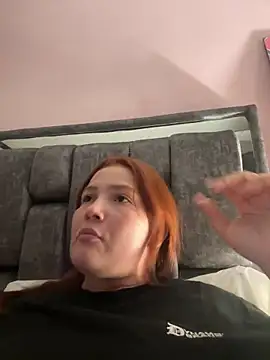 Snapshot of EmilyBarragan chatting on 02.12.25 EmilyBarragan online show from 02.12.25