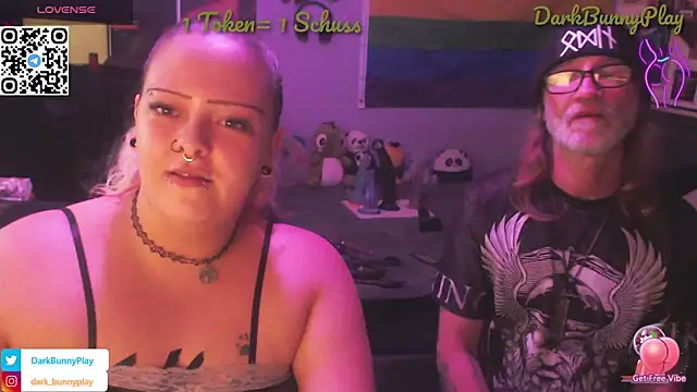 Snapshot of DarkBunnyPlay chatting on 09.25.25 DarkBunnyPlay online show from 09.25.25