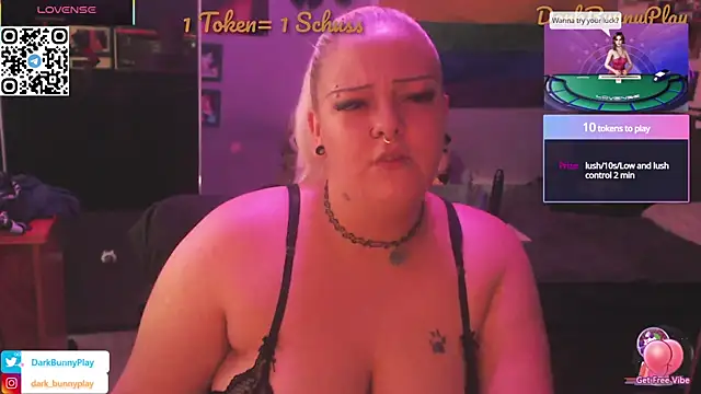 Snapshot of DarkBunnyPlay chatting on 11.13.25 DarkBunnyPlay online show from 11.13.25