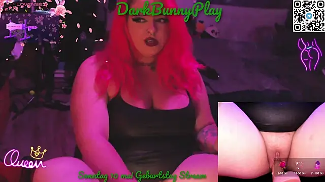 Snapshot of DarkBunnyPlay chatting on 05.08.26 DarkBunnyPlay online show from 05.08.26