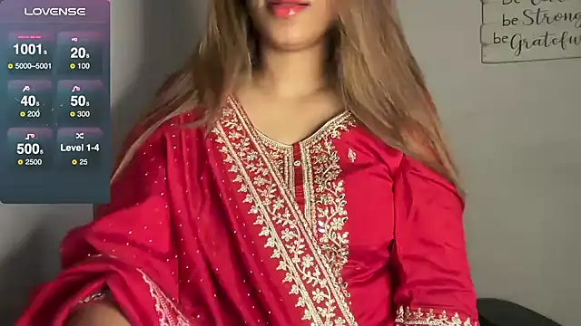 Snapshot of Queen_Sakhi chatting on 01.12.25 Queen Sakhi online show from 01.12.25