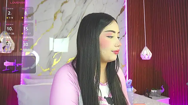 haylie  online show from 02.10.25