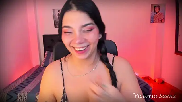 victoriaasaenz  online show from 09.19.25