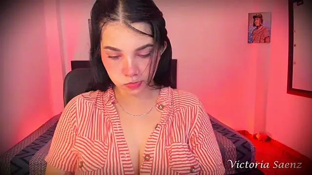 victoriaasaenz  online show from 10.03.25