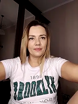 KrissSexi online show from 10.24.25