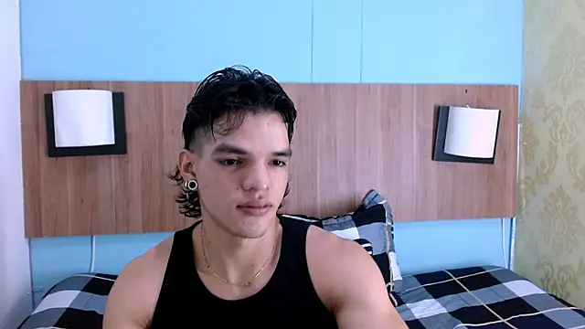 Snapshot of AlbertBernal69 chatting on 01.15.25 AlbertBernal69 online show from 01.15.25
