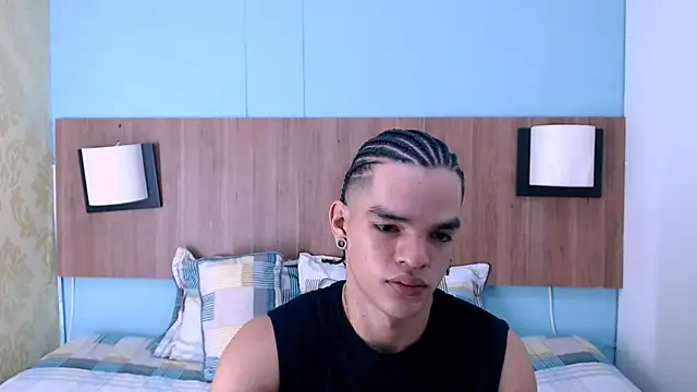 Snapshot of AlbertBernal69 chatting on 01.25.25 AlbertBernal69 online show from 01.25.25