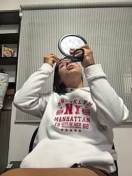 ZiaCalifa online show from 12.22.25