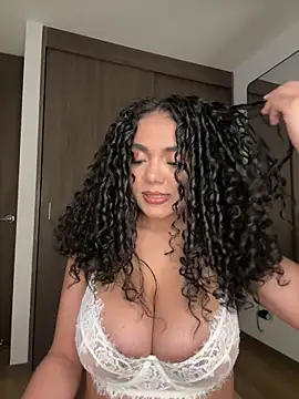 Mariecurl online show from 10.31.25