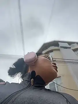 Snapshot of Insane_Issa chatting on 01.21.25 Insane Issa online show from 01.21.25