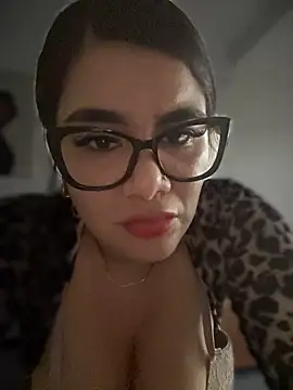 Snapshot of Insane_Issa chatting on 02.28.25 Insane Issa online show from 02.28.25