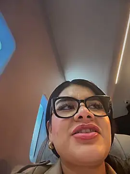 Snapshot of Insane_Issa chatting on 03.05.25 Insane Issa online show from 03.05.25