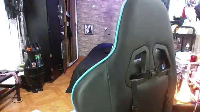 AngelaQueen  online show from 12.04.25