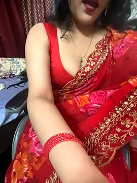 Snapshot of LuscousPussy chatting on 10.13.25 LuscousPussy online show from 10.13.25