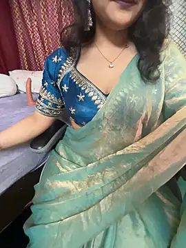 Snapshot of LuscousPussy chatting on 11.11.25 LuscousPussy online show from 11.11.25