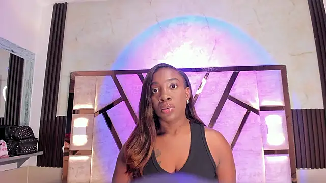 Athenea Mills online show from 03.30.26