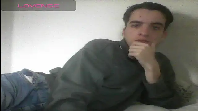 Snapshot of Tombgy07 chatting on 03.10.25 Tombgy07 online show from 03.10.25