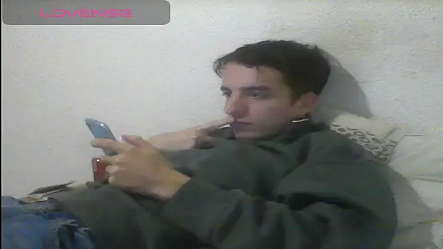 Snapshot of Tombgy07 chatting on 03.10.25 Tombgy07 online show from 03.10.25