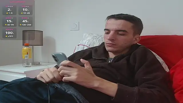 Snapshot of Tombgy07 chatting on 11.06.25 Tombgy07 online show from 11.06.25