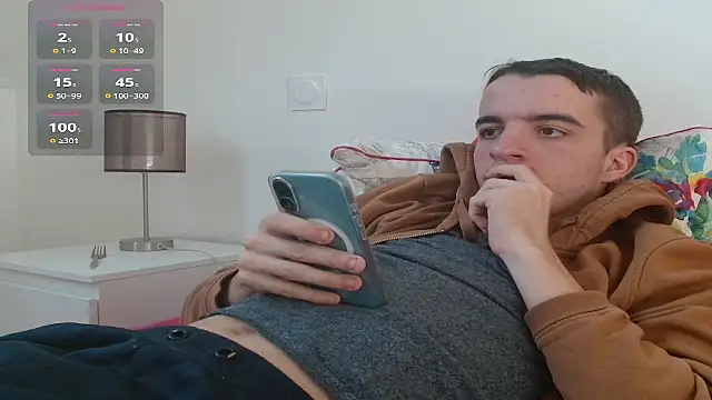 Snapshot of Tombgy07 chatting on 11.19.25 Tombgy07 online show from 11.19.25