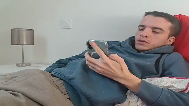 Snapshot of Tombgy07 chatting on 11.26.25 Tombgy07 online show from 11.26.25