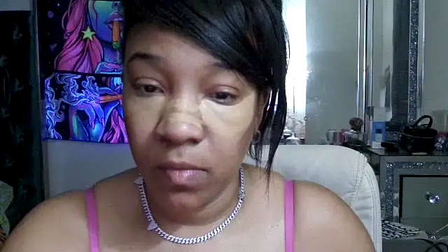 Snapshot of YasmineMinaj chatting on 01.31.25 YasmineMinaj online show from 01.31.25