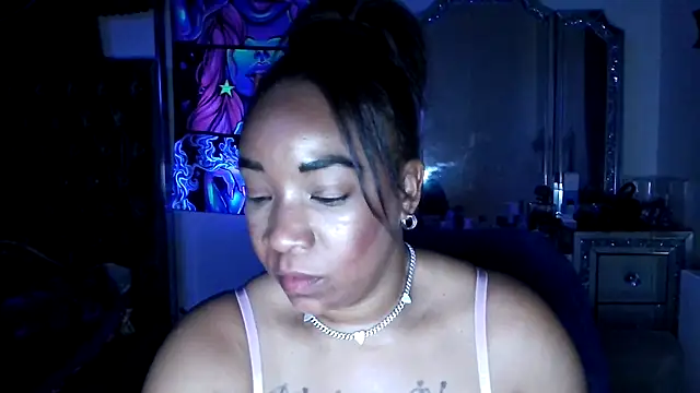 Snapshot of YasmineMinaj chatting on 02.01.25 YasmineMinaj online show from 02.01.25